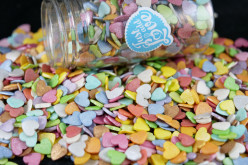 Decoração Corações Coloridos Médios 55g