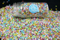 Decoração Corações Coloridos Pequenos 60g