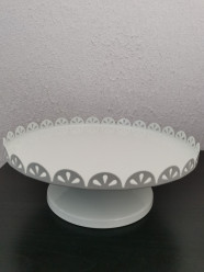 Prato com Pé em Metal